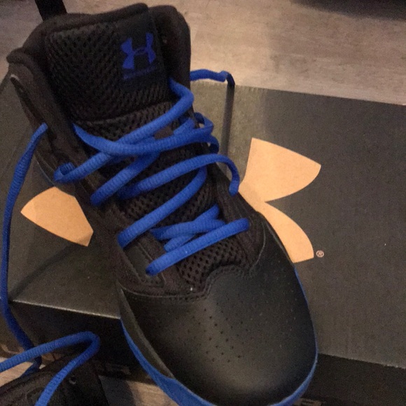 Under armor sneakers - Picture 3 of 5